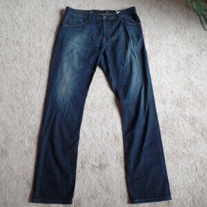 New AG Everett Slim Straight Jean